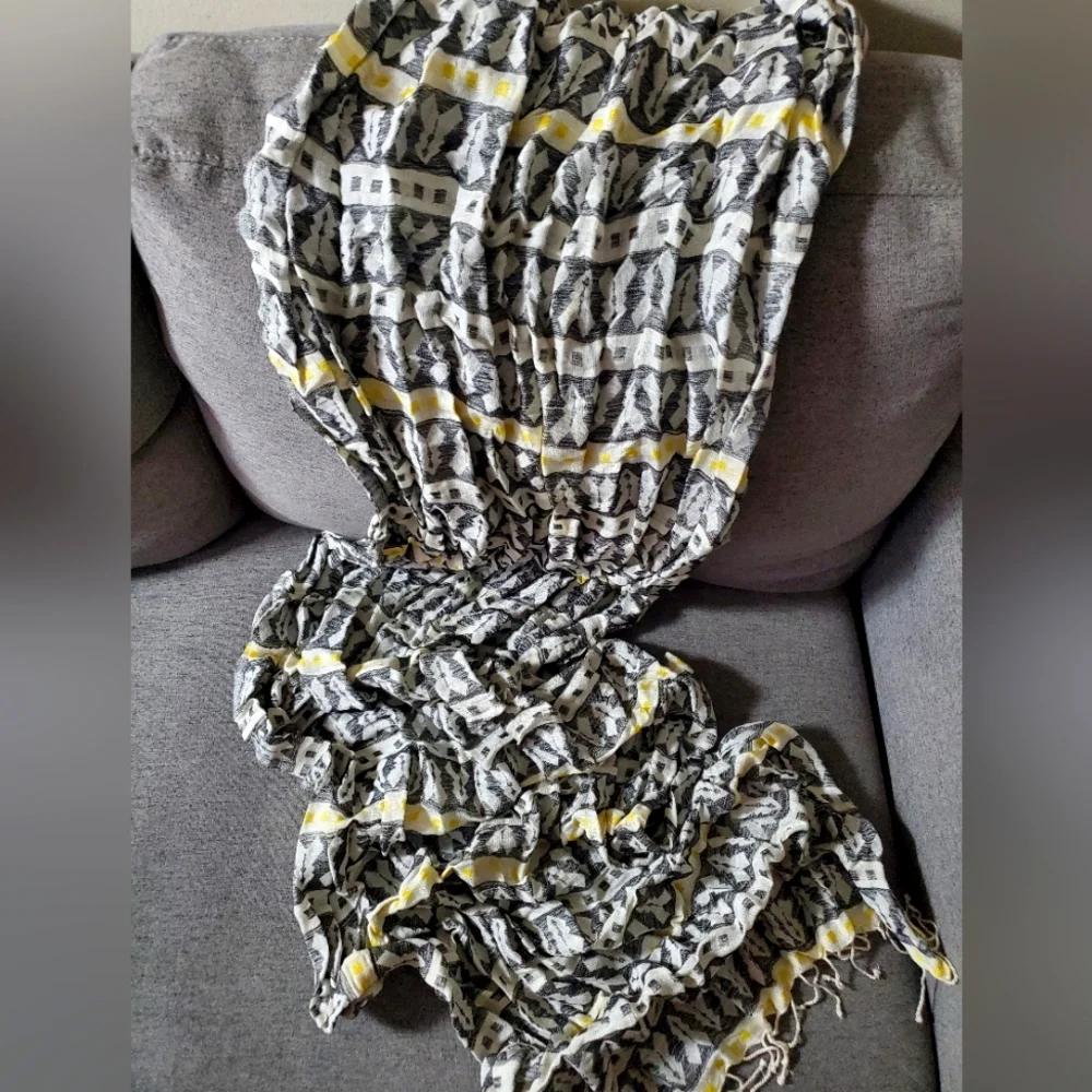 Scarf - Picture 1 of 3